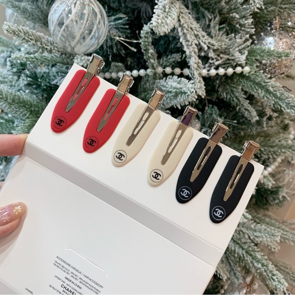 Chanel VIP Hair Clips - Picture 1 of 3